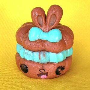NUM NOMS Brown and Blue Bunny  WINTERGREEN CREME